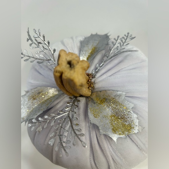 “White Winter” Velvet Pumpkin Home Decor - Picture 5 of 6